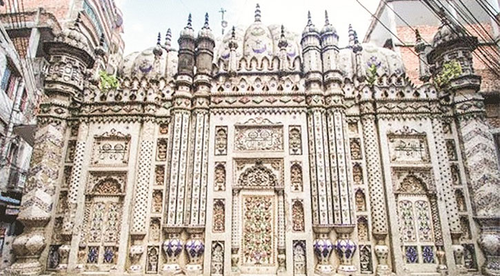 HD formatda qizlarni yakkaxon tomosha qiling