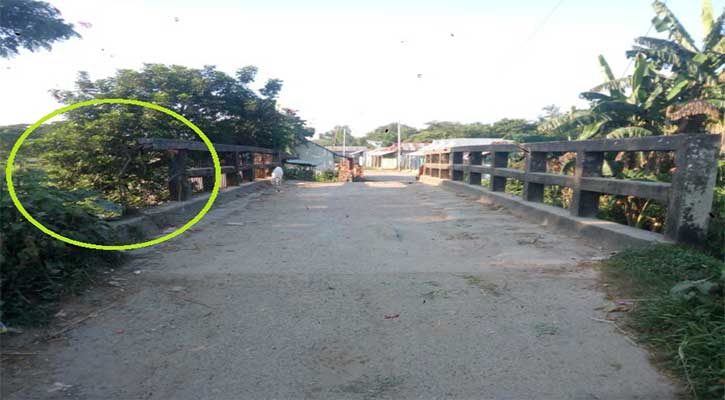 ভুঁইয়ার বাজার লংকা-পাটেশ্বরী নদীর উপর ঝুঁকিপূর্ণ সেতু