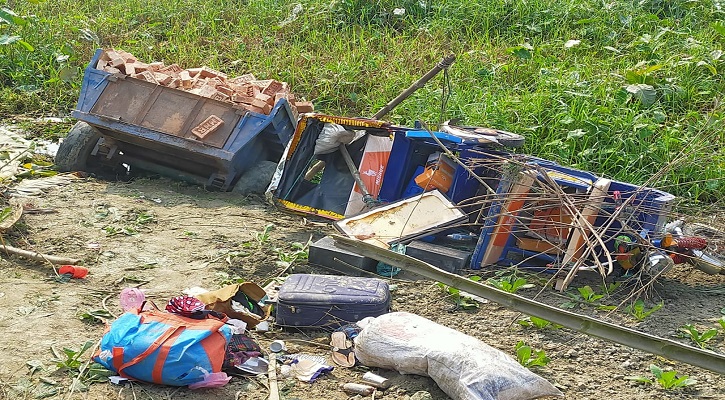 নোয়াখালীতে সড়ক দূর্ঘটনায় অন্তঃসত্ত্বা নারীসহ নিহত ২