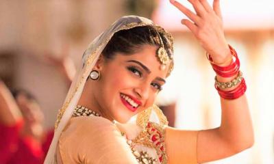 পিরিয়ড কালীন ছবি দিয়ে বোঝালেন অন্তঃসত্ত্বা নন সোনম