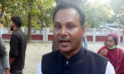 নির্বাচনে কারচুপির অভিযোগ এনে নৌকা প্রার্থীর ভোট বর্জন