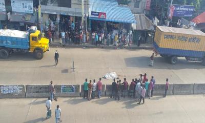 মিরসরাইয়ে কাভার্ডভ্যান চাপায় মোটরসাইকেল আরোহী নিহত