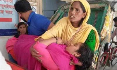 ছুটির দাবিতে পোশাক শ্রমিকদের বিক্ষোভ, পুলিশের গুলিতে আহত ১৫