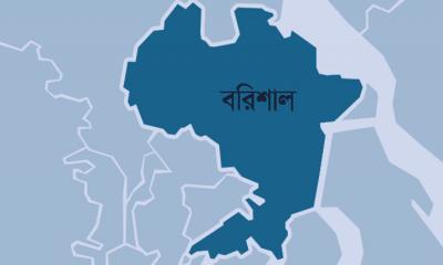 কাভার্ডভ্যানের ধাক্কায় দুই ট্রাকচালকসহ নিহত ৩