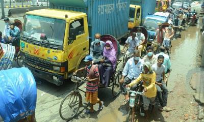 কোনো বিধিনিষেধ মানতে চায় না রাজধানীবাসী