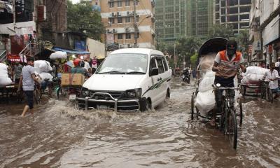 ঢাকার সড়ক যেন নৌপথ
