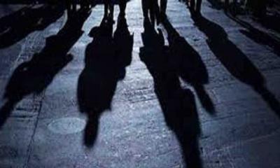 দিনে শ্রমজীবী রাতে ডাকাত  