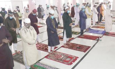 স্বাস্থ্যবিধি মেনে ঈদের নামাজ মসজিদে আদায়ের নির্দেশ