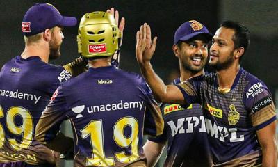 বেঙ্গালুরুকে বিদায় করে দ্বিতীয় কোয়ালিফায়ারে সাকিবরা