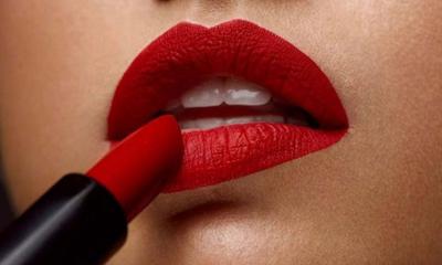 মেয়াদোত্তীর্ণ লিপস্টিক ব্যবহার করলে যা হয়