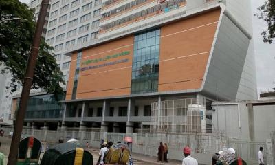 মুগদায় একই পরিবারের ৪ জন দগ্ধ