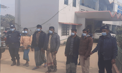 চিকিৎসককে বিবস্ত্র করে নির্যাতন, আটক ৫