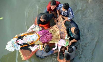 বিসর্জনে ‘অন্নপূর্ণা’র বিদায়