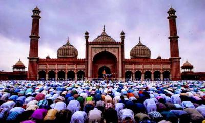 জুমার দিনের ফজিলত ও আমল