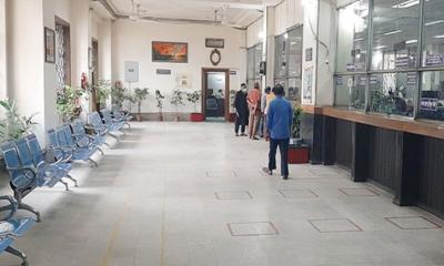 গ্রাহক বিহীন চলছে ব্যাংকিং কার্যক্রম