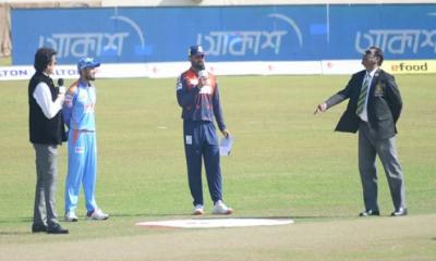 শেষ চারে টিকে থাকার মিশনে ব্যাটিংয়ে বরিশাল