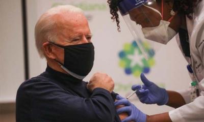 লাইভে এসে স্ত্রীসহ করোনার ভ্যাকসিন নিলেন বাইডেন