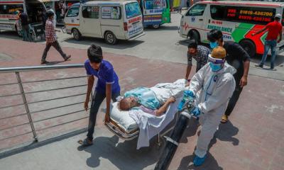 রাজধানীর হাসপাতালগুলোতে বাড়ছে করোনা রোগীর চাপ