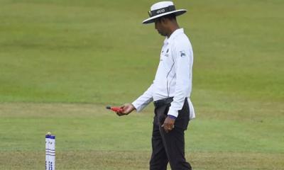 বাংলাদেশের বিপক্ষে শ্রীলংকাকে অবৈধ সুবিধা দিচ্ছেন আম্পায়াররা!