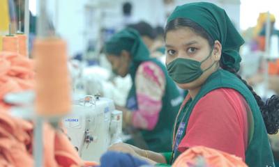 করোনার ছোবলে সংকট বাড়ছে পোশাক খাতে