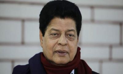 এখনো আইসিইউতেই আছেন চিত্রনায়ক ফারুক