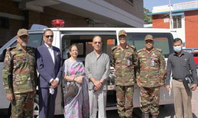 সিরাজ-খালেদা মেমোরিয়াল হাসপাতালকে সামিট-জেরার অ্যাম্বুলেন্স প্রদান