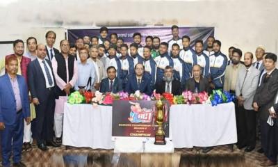 ক্রিকেট টিমকে সংবর্ধনা দিল ইসলামী ব্যাংক