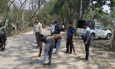 ইটভাটায় রাস্তার পার্শ্বের মাটি কর্তন, ৩০ হাজার টাকা জরিমানা
