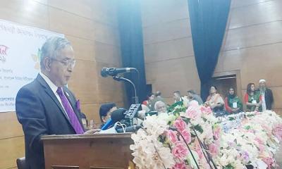 পিতামাতাকে যেন বৃদ্ধাশ্রমে যেতে না হয়