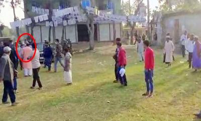 মেম্বার প্রার্থীকে থাপ্পড় মারলেন ম্যাজিস্ট্রেট