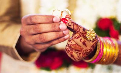 আপত্তিকর অবস্থায় ধরা, নাতির সঙ্গে দাদির বিয়ে