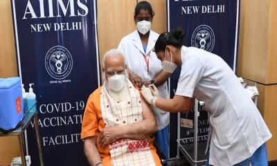 করোনা টিকার দ্বিতীয় ডোজ নিলেন মোদি