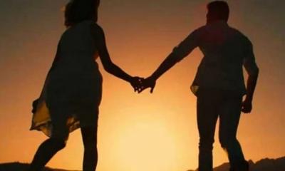 শিশু সন্তান রেখে প্রেমিকের হাত ধরে পালালেন গৃহবধূ