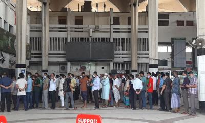 স্বাস্থ্যবিধি মেনে ট্রেনের টিকিট বিক্রি শুরু