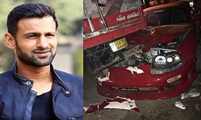 ভয়াবহ সড়ক দুর্ঘটনায় প্রাণে বাঁচলেন শোয়েব মালিক