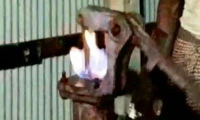 টিউবওয়েল থেকে পানির বদলে বের হচ্ছে গ্যাস!  