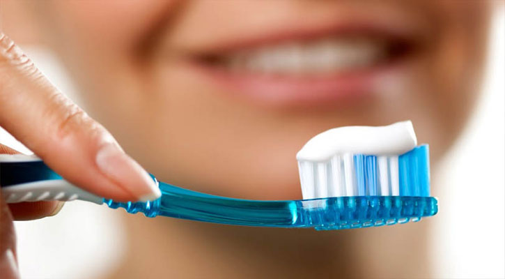 দাঁত পরিষ্কারে কমতে পারে করোনার ঝুঁকি