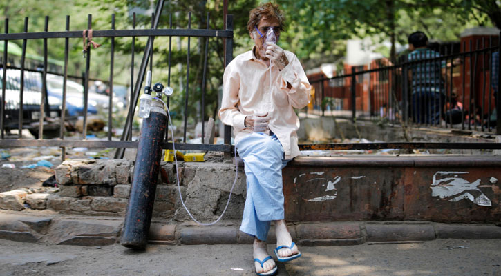 করোনায় বিপর্যস্ত ভারত