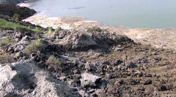 নদীশাসন কাজে ধীরগতি!