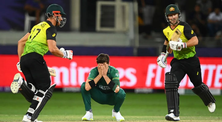 পাকিস্তানকে কাঁদিয়ে ফাইনালে অস্ট্রেলিয়া