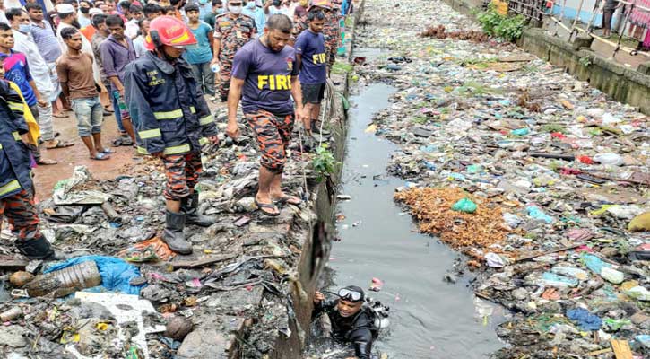 বাসাবোতে নর্দমায় পড়ে যুবক নিখোঁজ