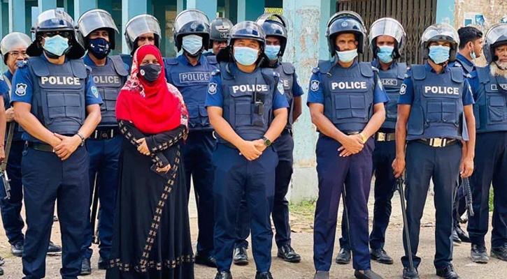 খালেদা জিয়ার বাড়ির সামনে ১৪৪ ধারা জারি