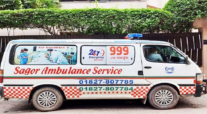 চোরাই মাইক্রোবাস হয়ে গেলো অ্যাম্বুলেন্স!