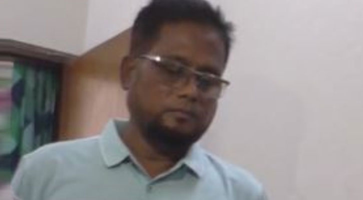 জীবিত থেকেও মৃত আনোয়ার, দ্বারে দ্বারে ঘুরেও মিলছে না সমাধান