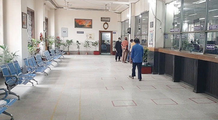 গ্রাহক বিহীন চলছে ব্যাংকিং কার্যক্রম