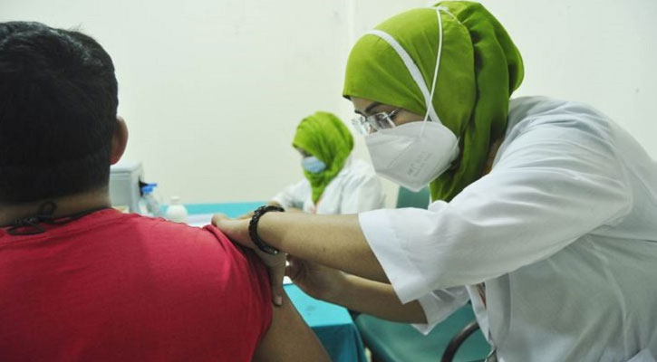 করোনা টিকা নিয়েছেন প্রায় অর্ধকোটি মানুষ