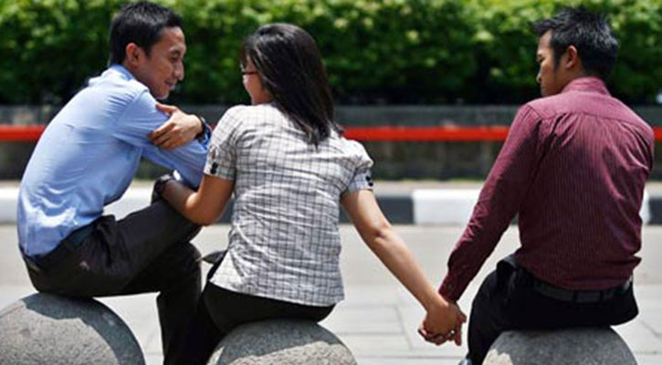 ভালোবাসার মানুষ মিথ্যা বলছে কিনা, জানুন ৬ উপায়ে