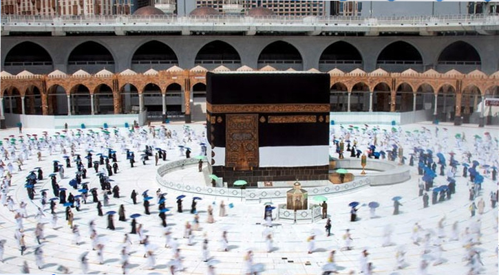 হজে যেতে বাধ্যতামূলক করোনার টিকা