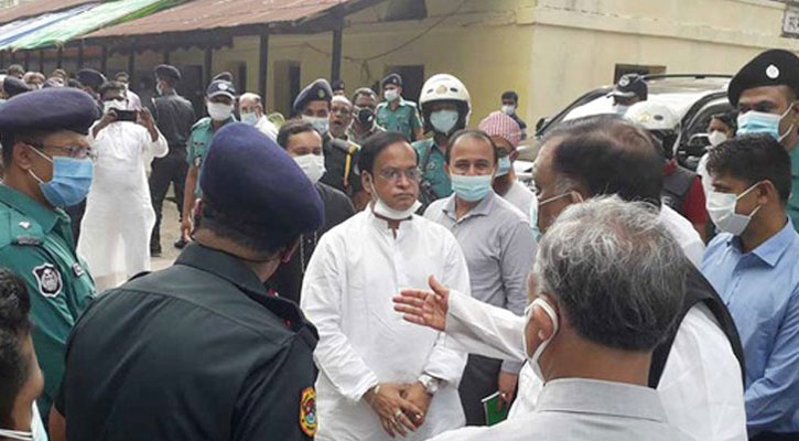 অবশেষে প্রকাশ্যে এলেন হাজী সেলিম