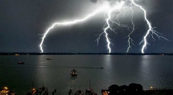 বজ্রপাত থেকে বাঁচার উপায়